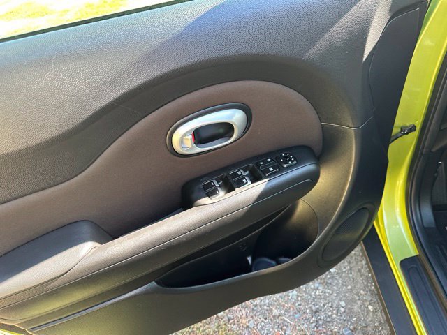 Used 2018 Kia Soul + FWD image 12