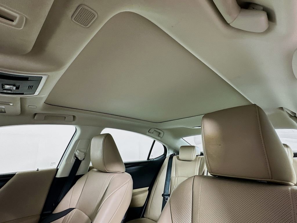 Used 2020 Lexus ES 350 Luxury w/ Accessory Package 2 image 32
