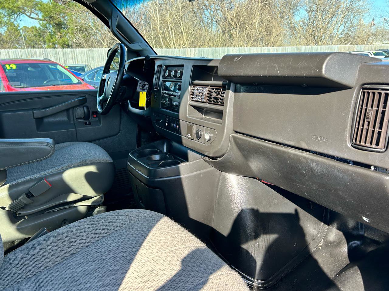 Used 2019 Chevrolet Express 2500 w/ Communications Package RWD image 8