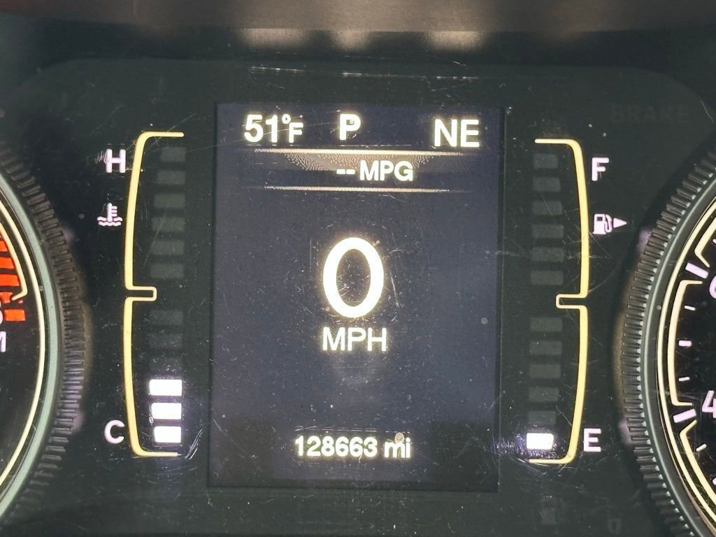 Used 2017 Jeep Cherokee Latitude w/ Safety/Convenience Group image 12