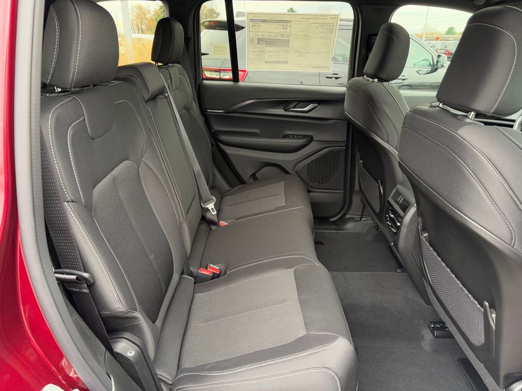 New 2025 Jeep Grand Cherokee Laredo X AWD/4WD image 11