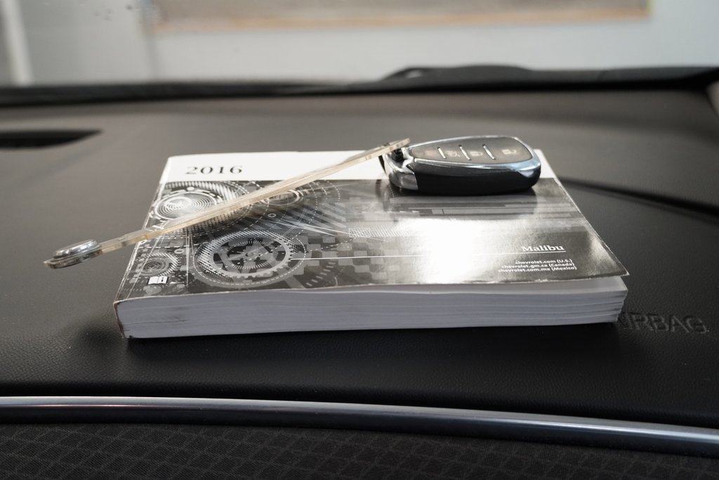 Used 2016 Chevrolet Malibu LT image 35