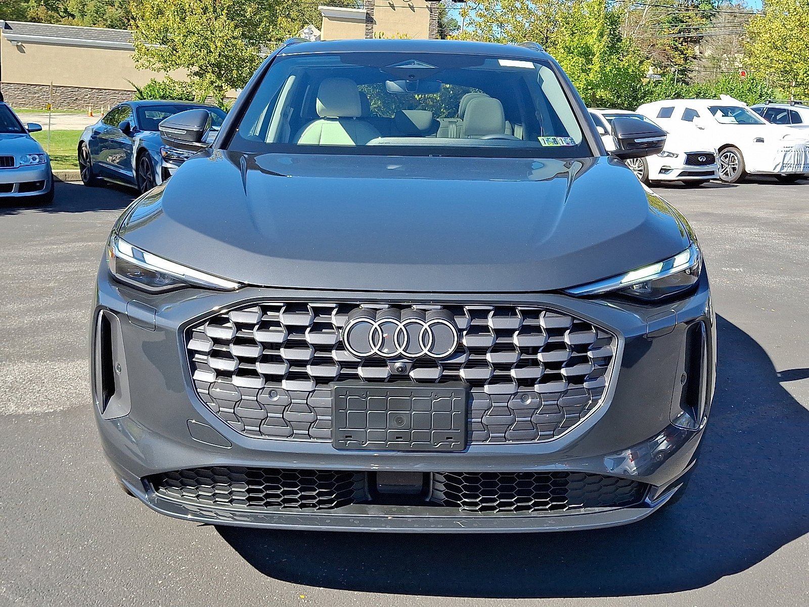 Used 2025 Audi Q5 Premium image 2