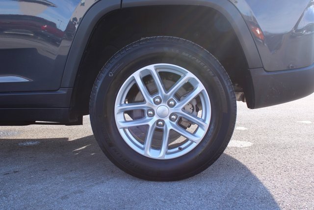 Used 2024 Jeep Grand Cherokee Laredo X w/ Luxury Tech Group I image 30