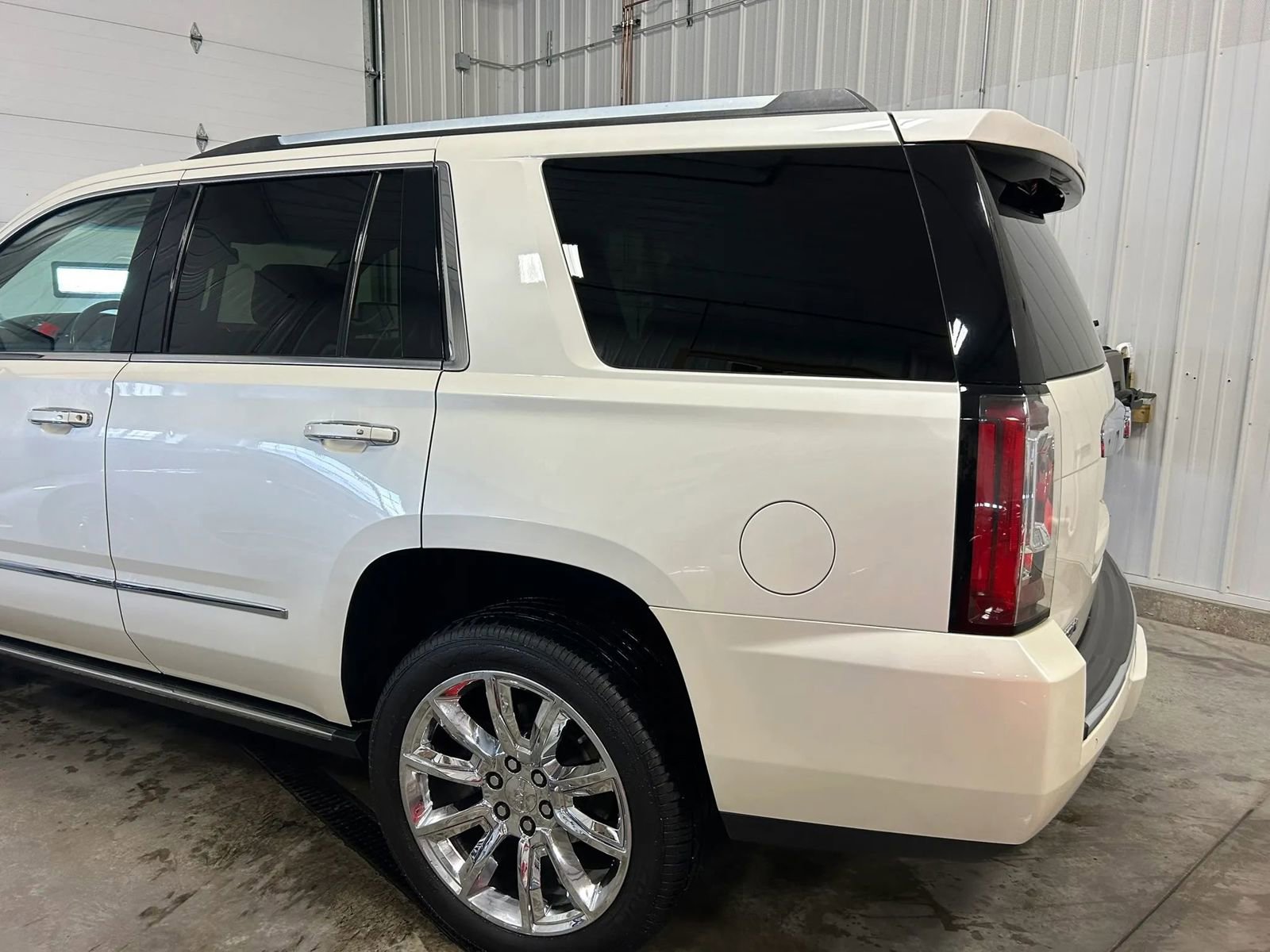 Used 2015 GMC Yukon Denali w/ Open Road Package AWD/4WD image 4