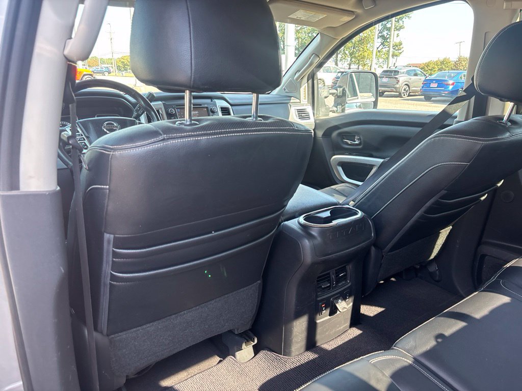 Used 2018 Nissan Titan PRO-4X w/ Pro-4x Convenience Package AWD/4WD image 17