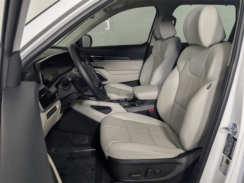 Used 2025 Kia Telluride EX image 12