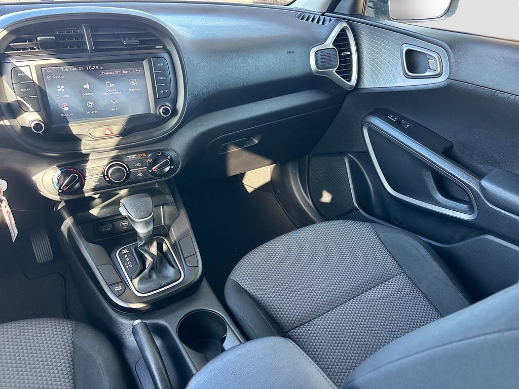 Used 2023 Kia Soul LX image 21