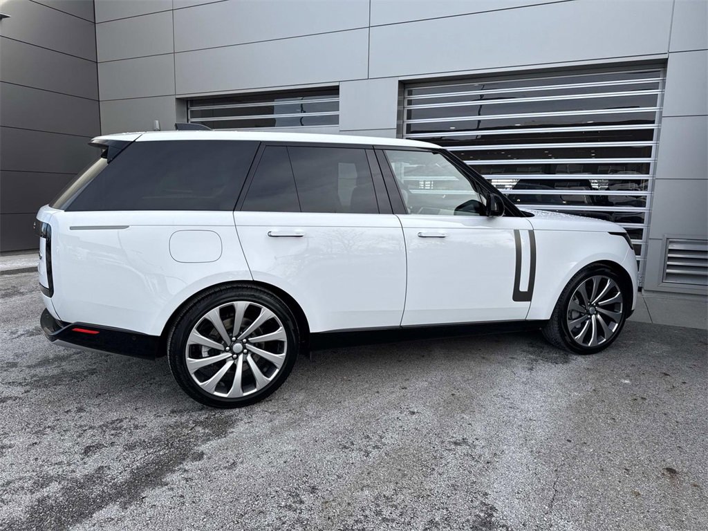 Used 2023 Land Rover Range Rover SE image 8