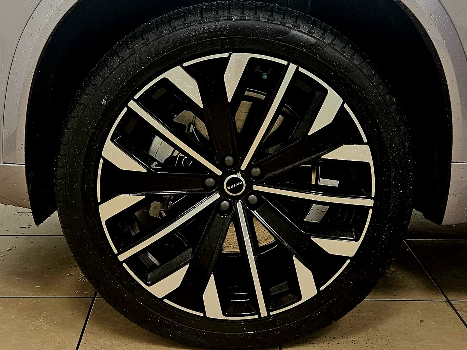 New 2026 Volvo XC90 B5 Plus w/ Protection Package AWD/4WD image 48