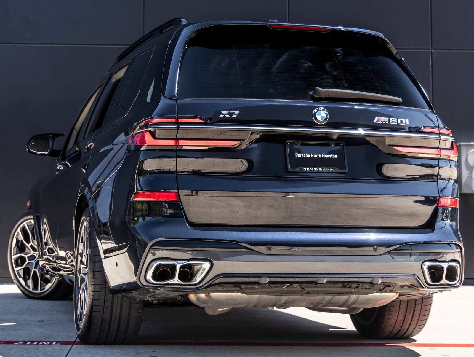 Used 2024 BMW X7 M60i AWD/4WD image 6
