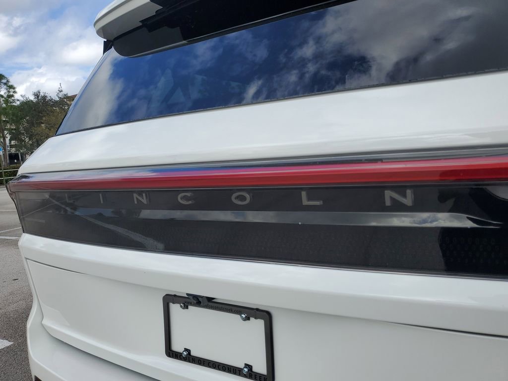 New 2025 Lincoln Navigator L Reserve w/ Jet Appearance Package image 5