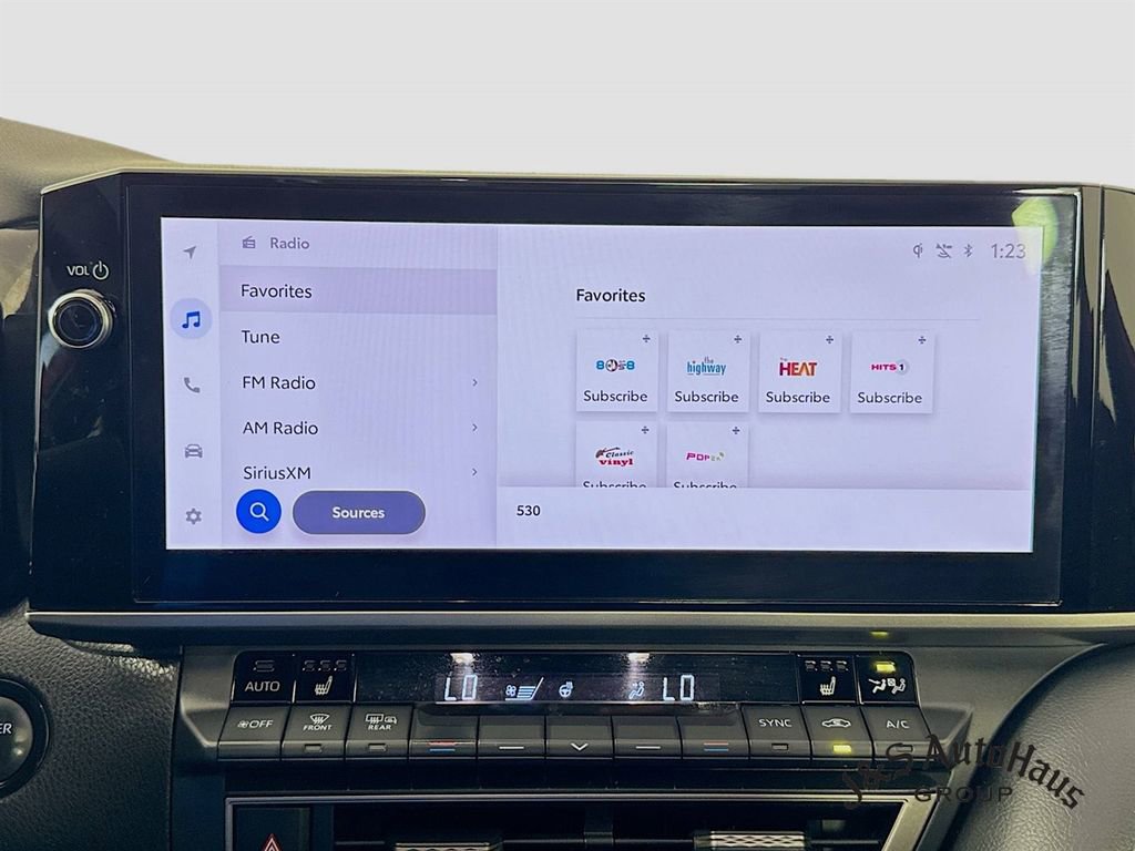 Used 2025 Toyota Camry XSE image 17