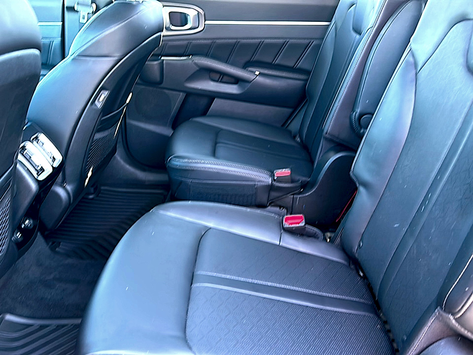 Used 2023 Kia Sorento SX AWD/4WD image 19