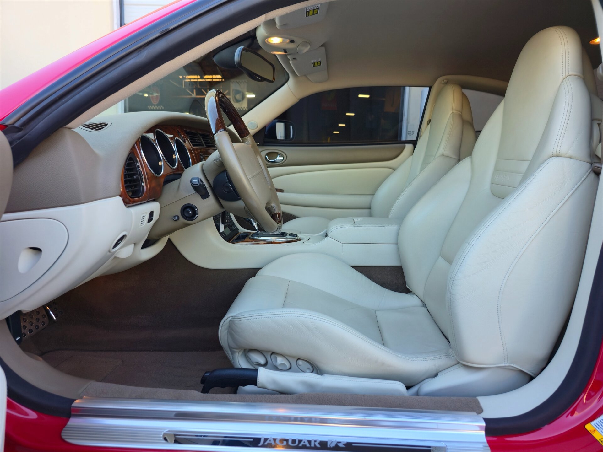 Used 2005 Jaguar XK8 Coupe RWD image 14