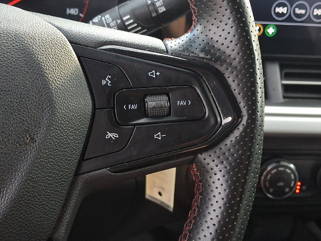 Certified 2024 Chevrolet Trax RS w/ Driver Confidence Package FWD image 21