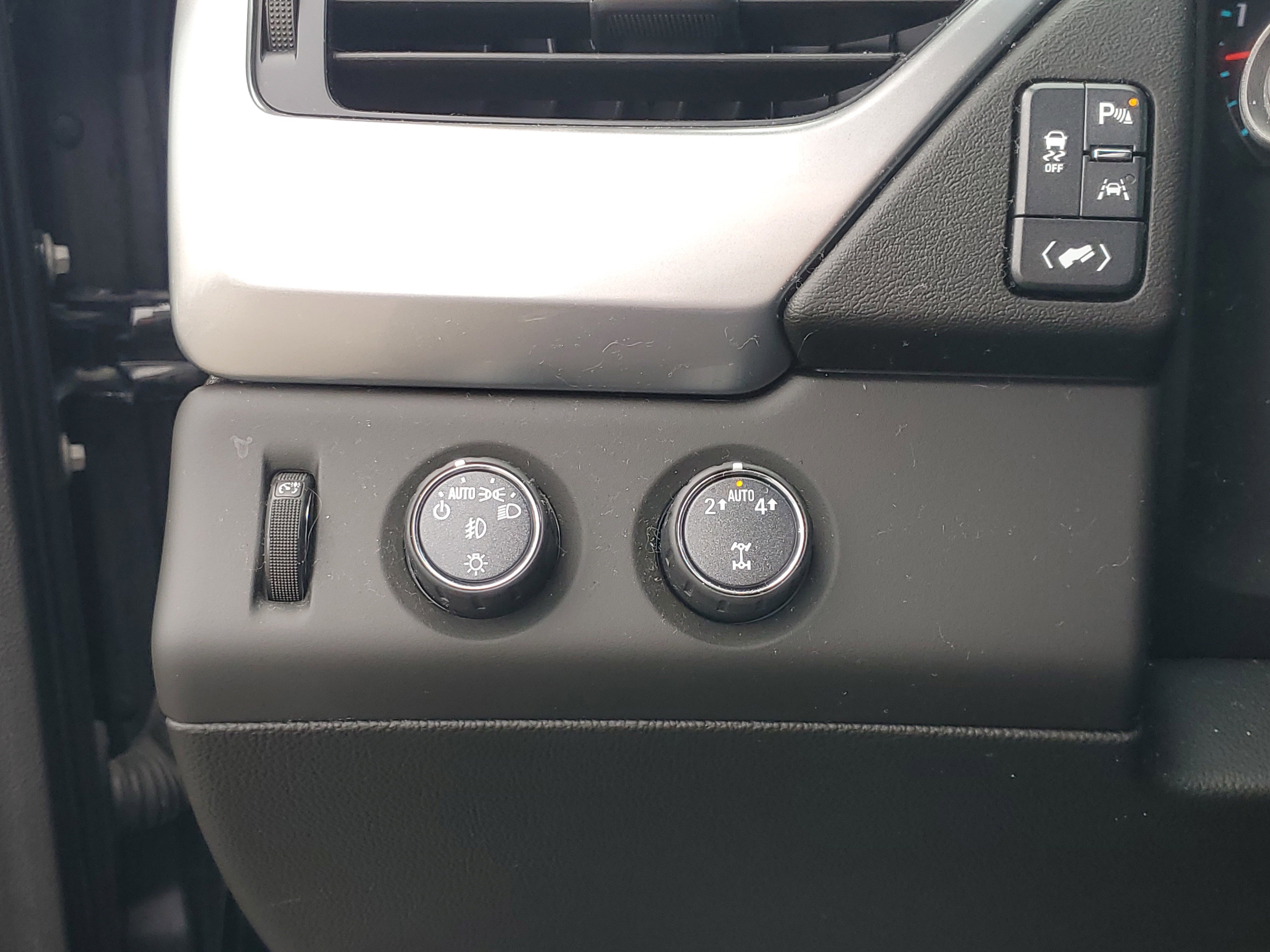 Used 2019 Chevrolet Tahoe LT w/ RST Edition AWD/4WD image 27