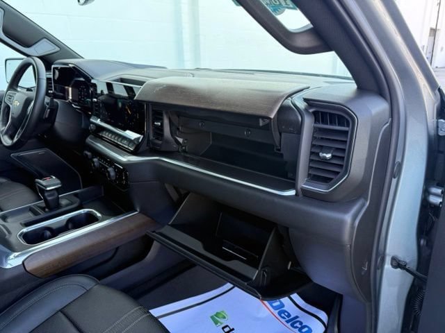 Certified 2026 Chevrolet Silverado 1500 High Country AWD/4WD image 29