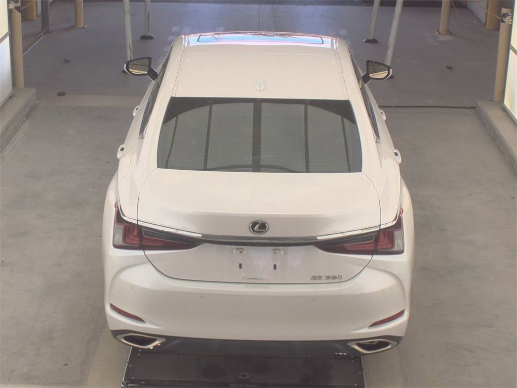 Used 2020 Lexus ES 350 Luxury w/ Accessory Package 2 image 7