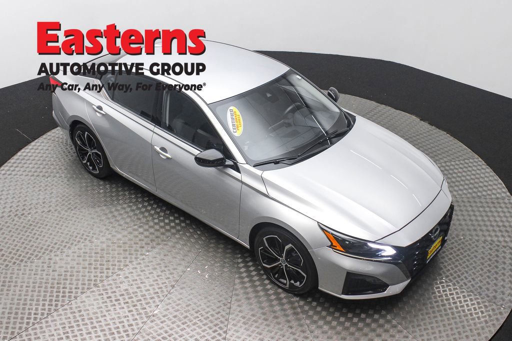 Used 2024 Nissan Altima 2.5 SR image 3