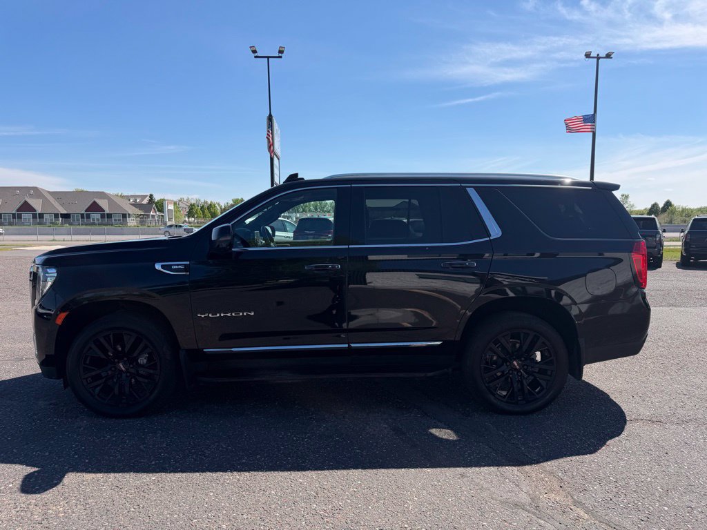 Used 2023 GMC Yukon SLT w/ SLT Premium Package AWD/4WD image 9
