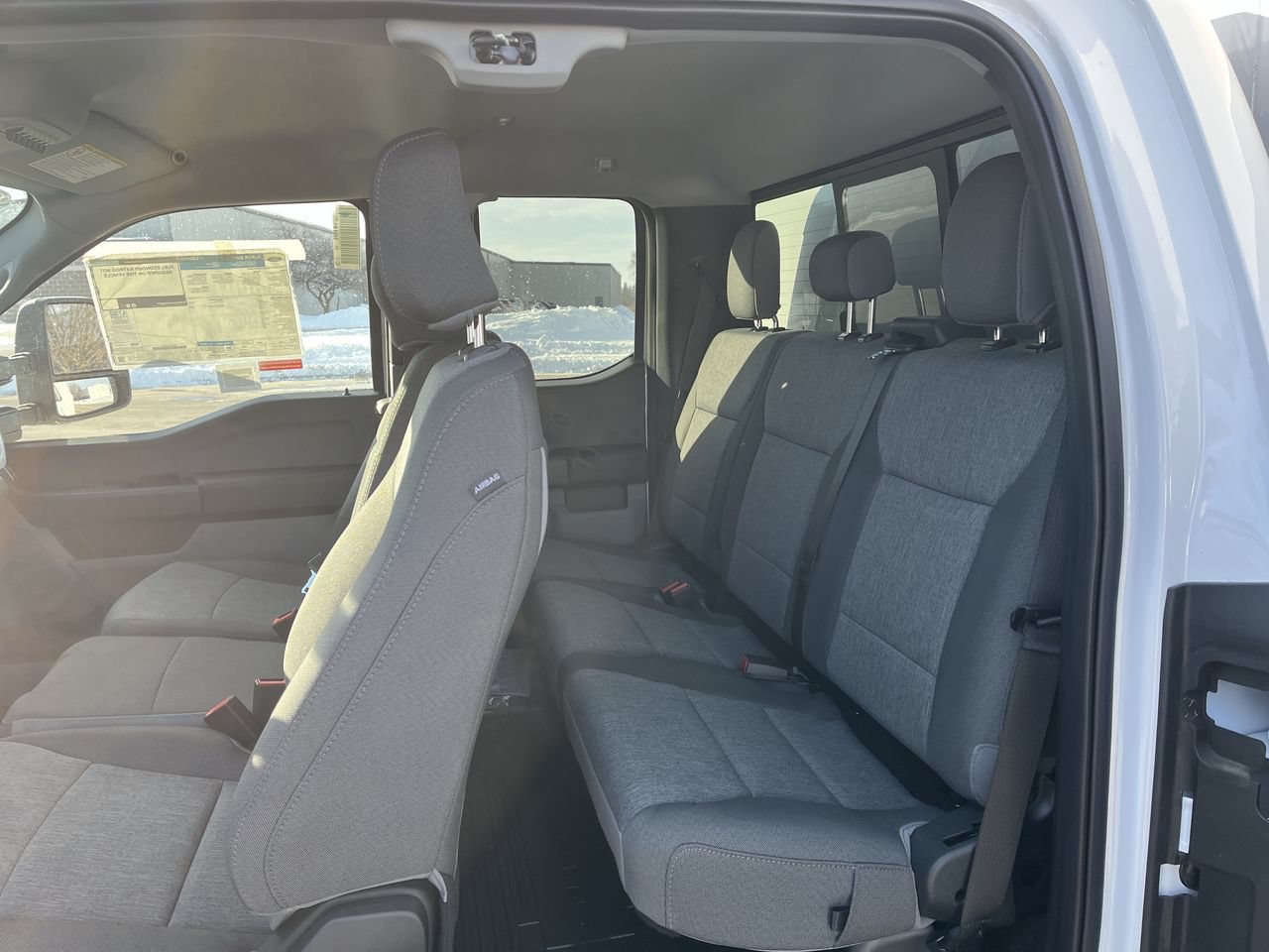 New 2025 Ford F550 4x4 SuperCab Super Duty image 8