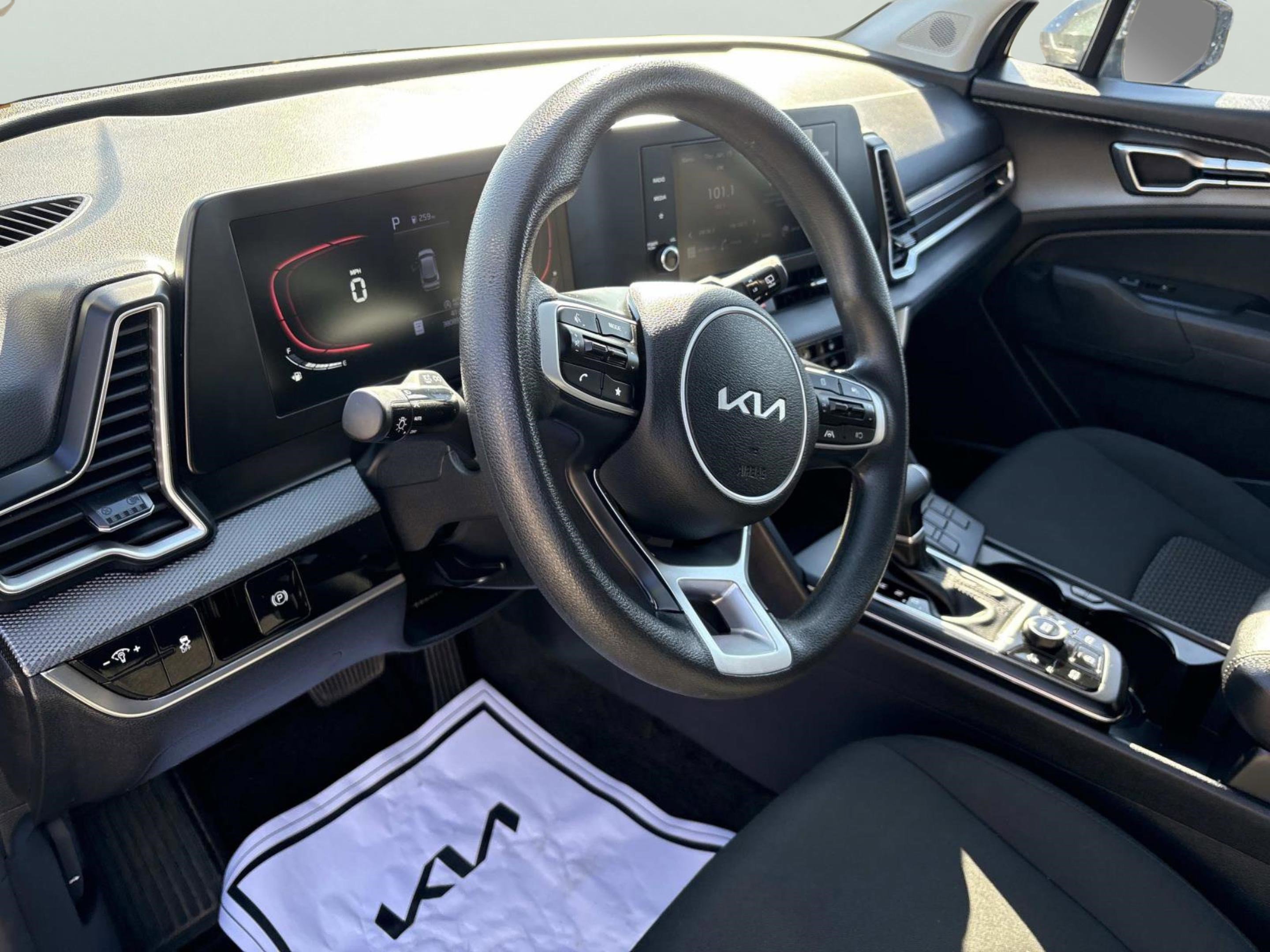 Used 2024 Kia Sportage LX image 26