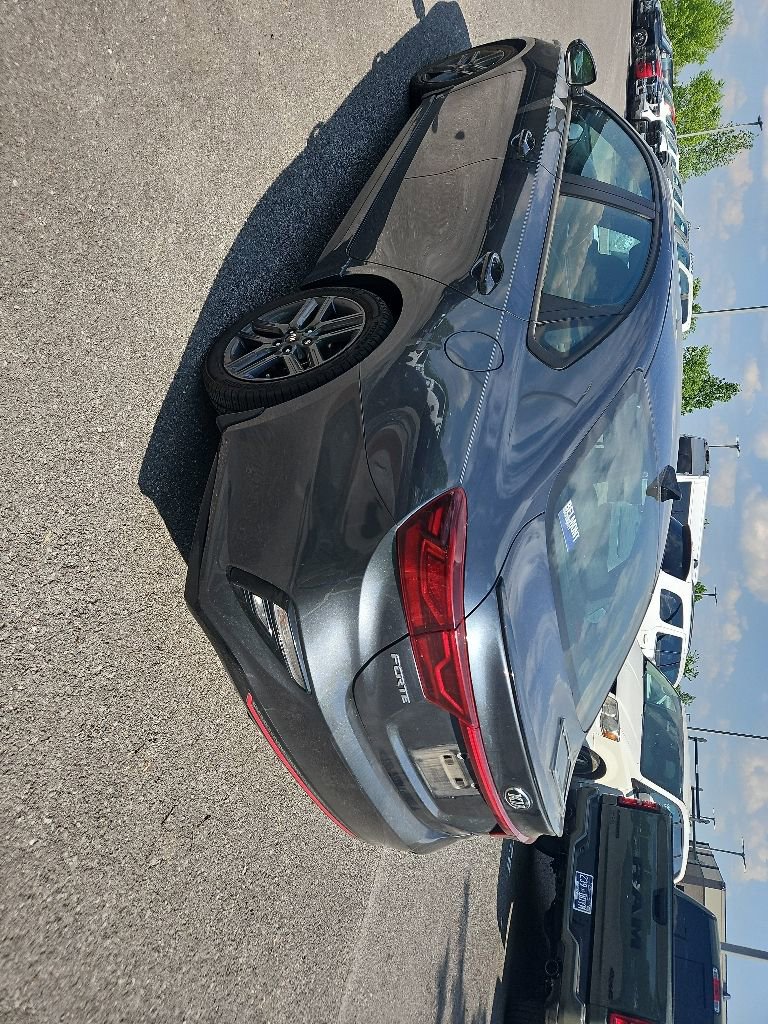 Used 2020 Kia Forte GT-Line w/ GT-Line Premium Package FWD image 5