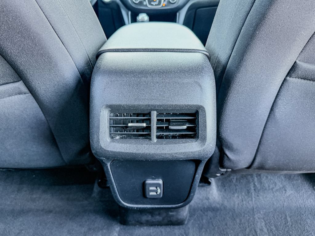 Used 2020 Chevrolet Equinox LT FWD image 23