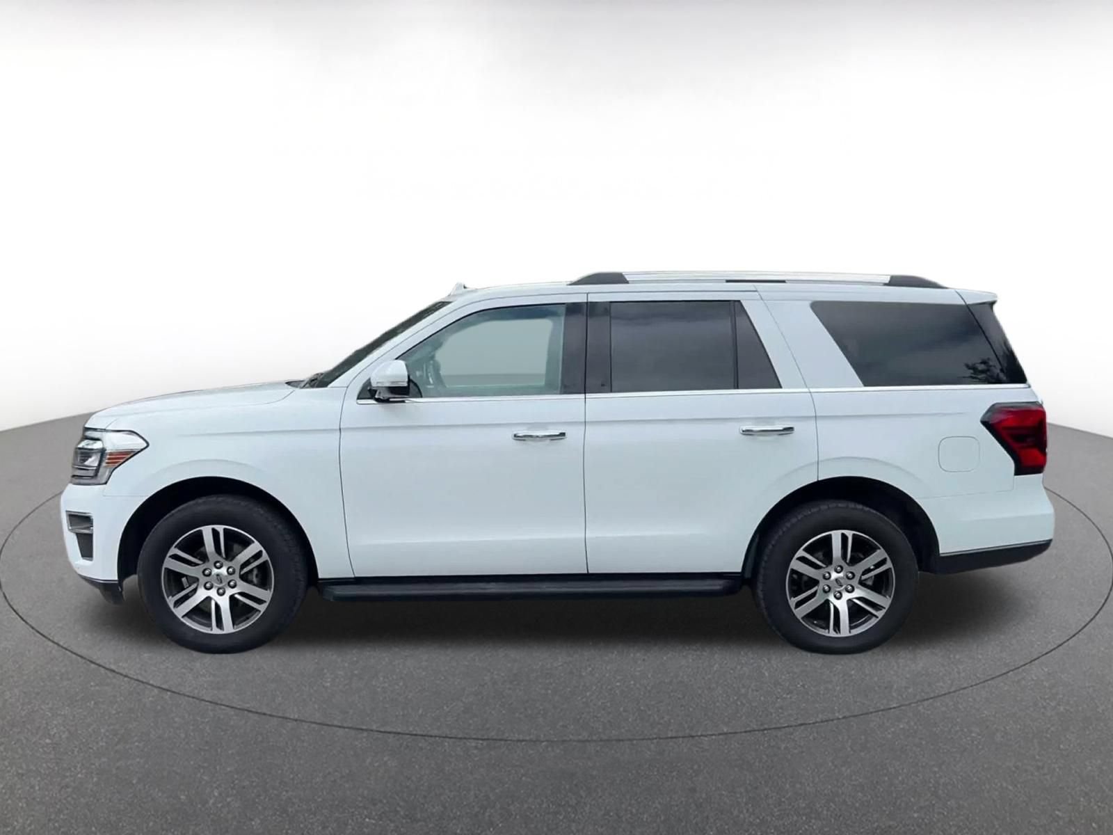 Used 2024 Ford Expedition Limited RWD image 8