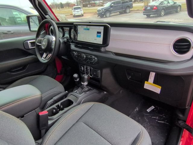 Used 2024 Jeep Wrangler Unlimited Sahara w/ Technology Group AWD/4WD image 27