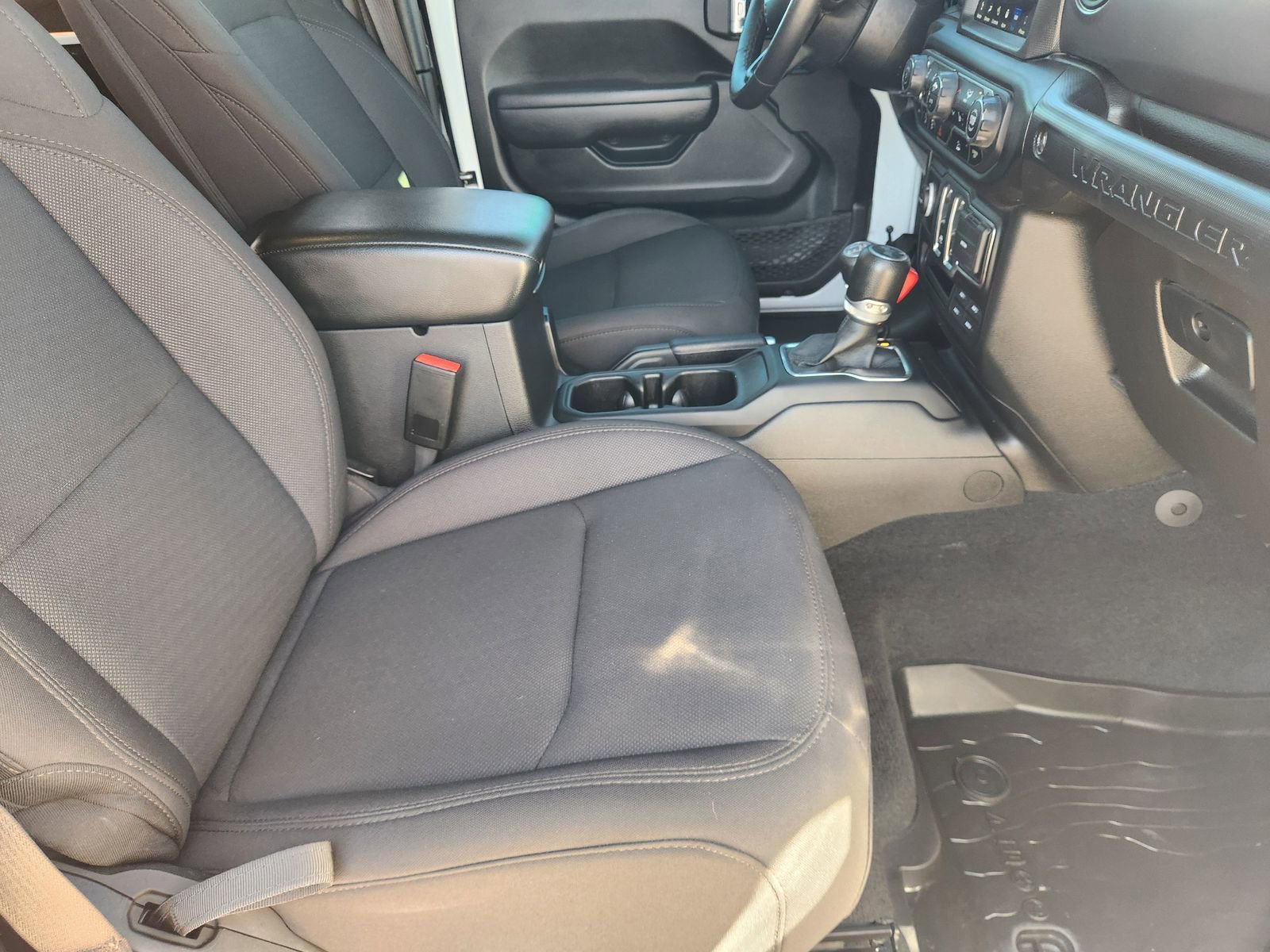 Used 2022 Jeep Wrangler Willys AWD/4WD image 14