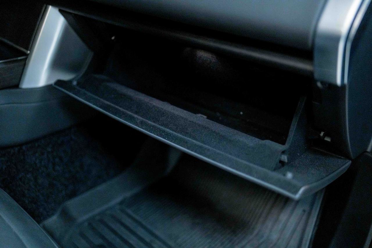 Used 2025 Land Rover Range Rover SE image 57