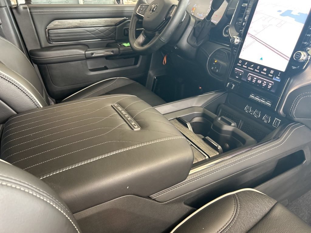 Used 2025 RAM 2500 Limited AWD/4WD image 34