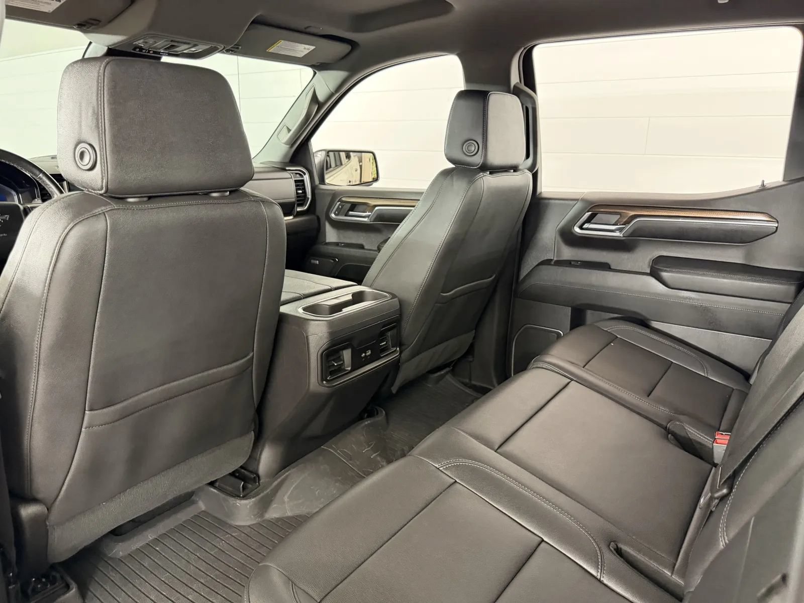 Used 2023 Chevrolet Silverado 1500 LT Trail Boss w/ LT Trail Boss Premium Package AWD/4WD image 33