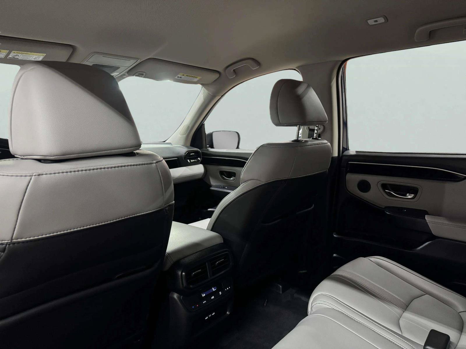 Used 2025 Honda Pilot EX-L image 48