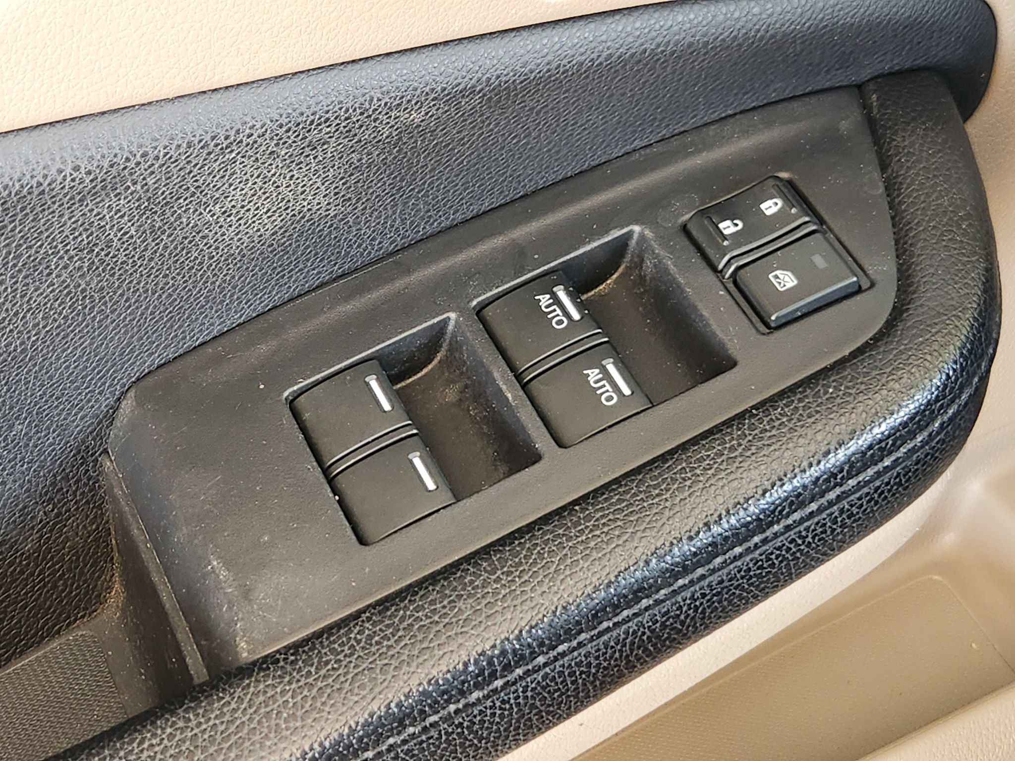 Used 2017 Honda Pilot Touring image 23