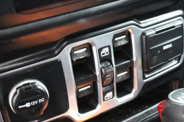 Used 2018 Jeep Wrangler Unlimited Sport S AWD/4WD image 20