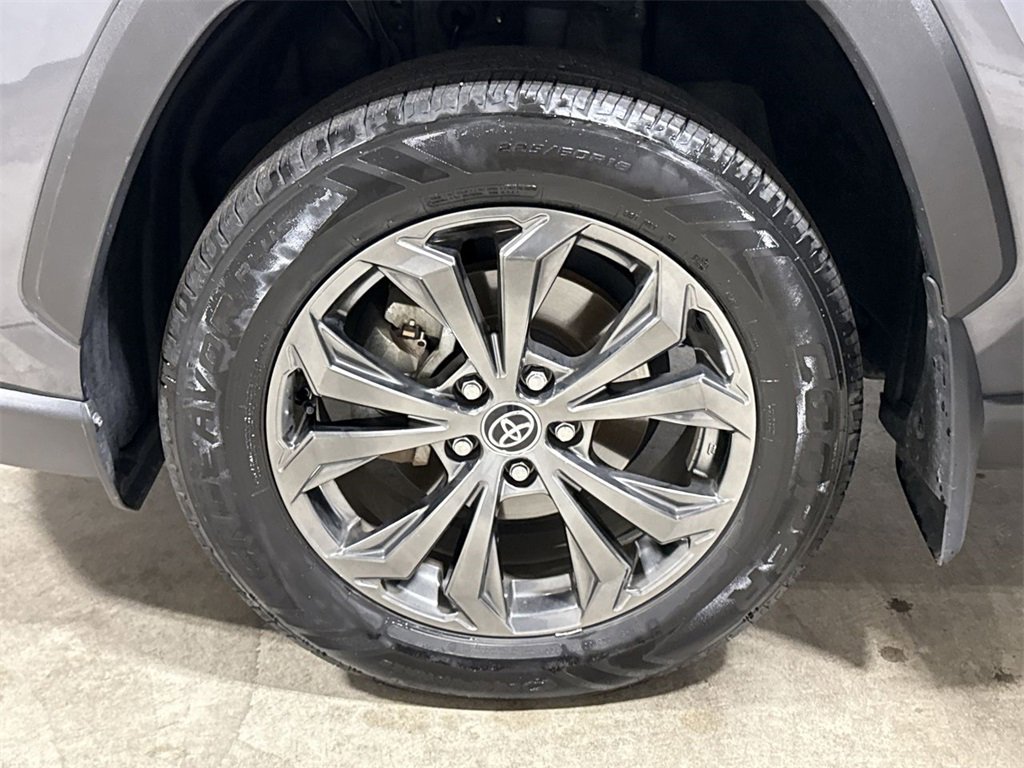 Used 2023 Toyota RAV4 XLE Premium image 26