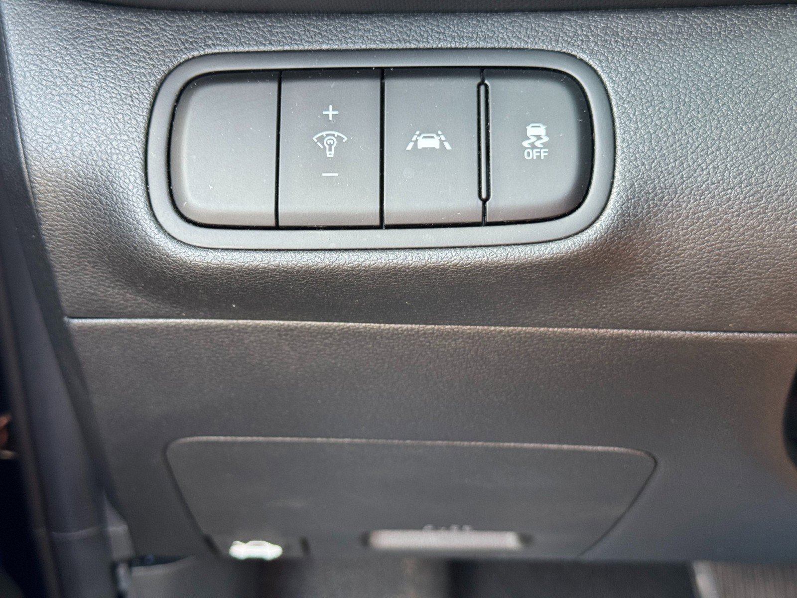 Used 2022 Hyundai Venue Limited w/ Cargo Package image 17