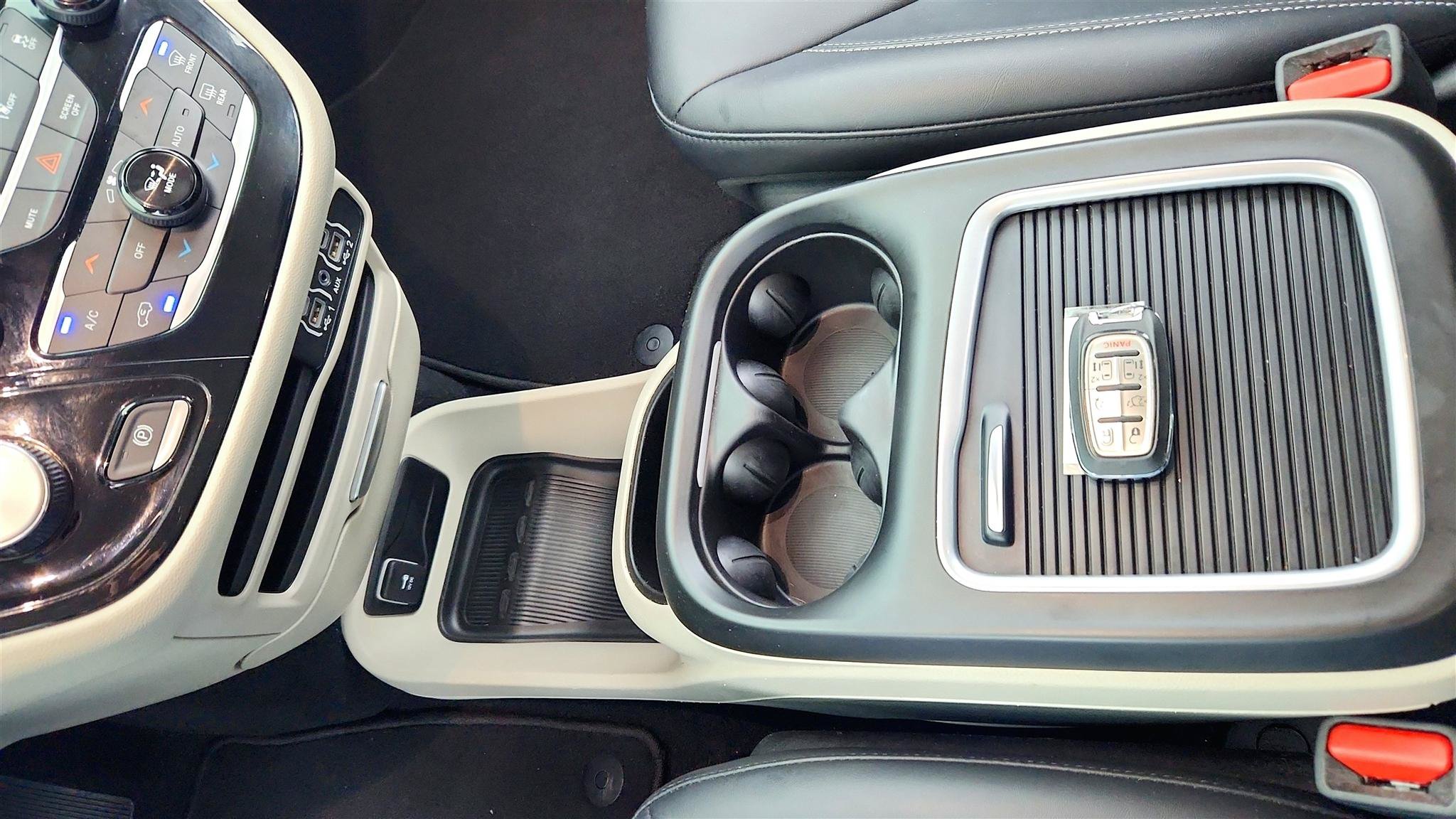 Used 2024 Chrysler Pacifica Touring-L FWD image 15