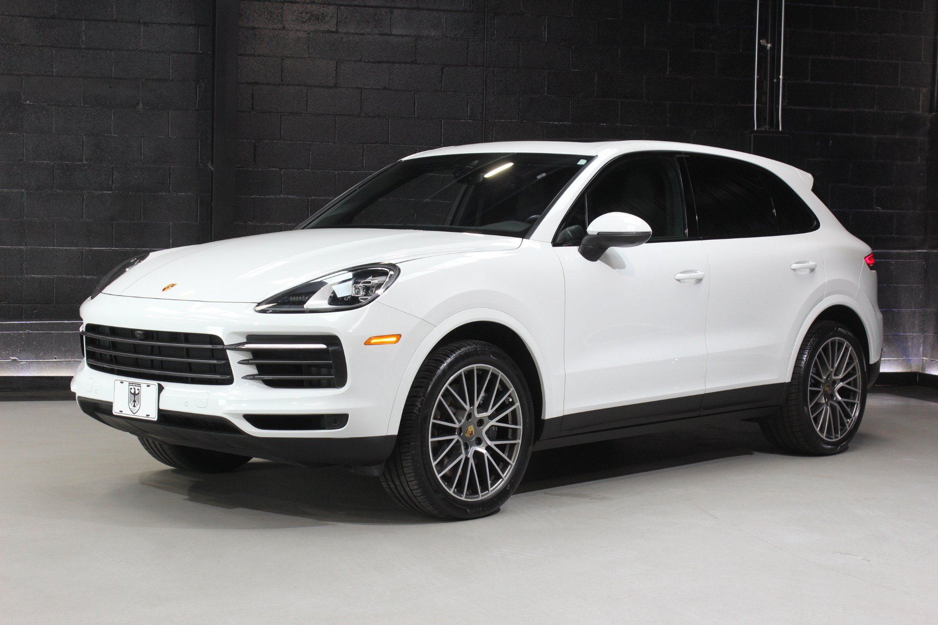 Used 2022 Porsche Cayenne Platinum Edition AWD/4WD image 4