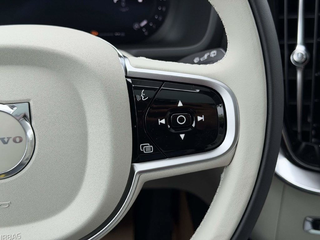 New 2026 Volvo XC90 B6 Ultra w/ Protection Package Premier AWD/4WD image 9