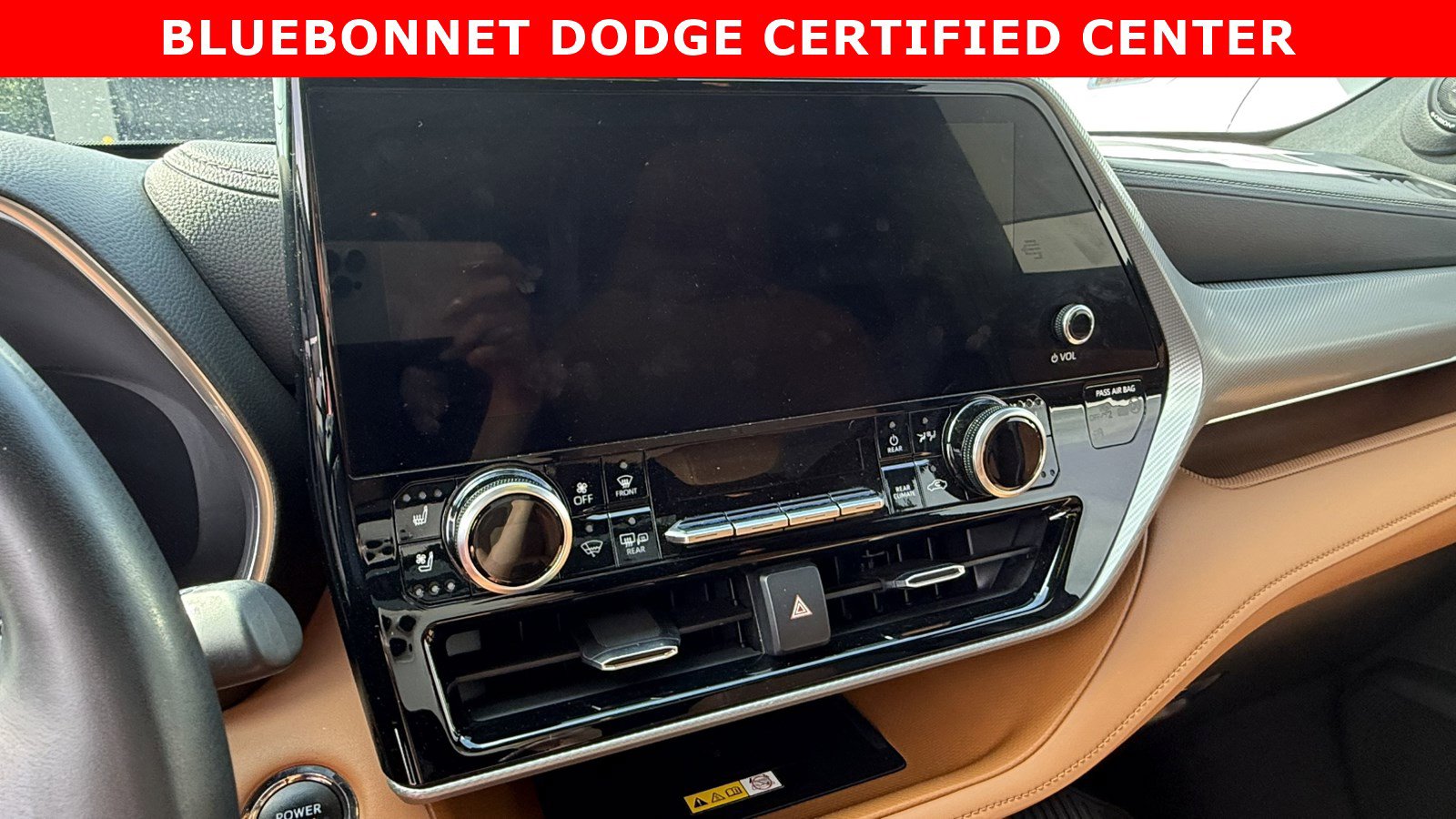 Used 2023 Toyota Highlander Platinum FWD image 16