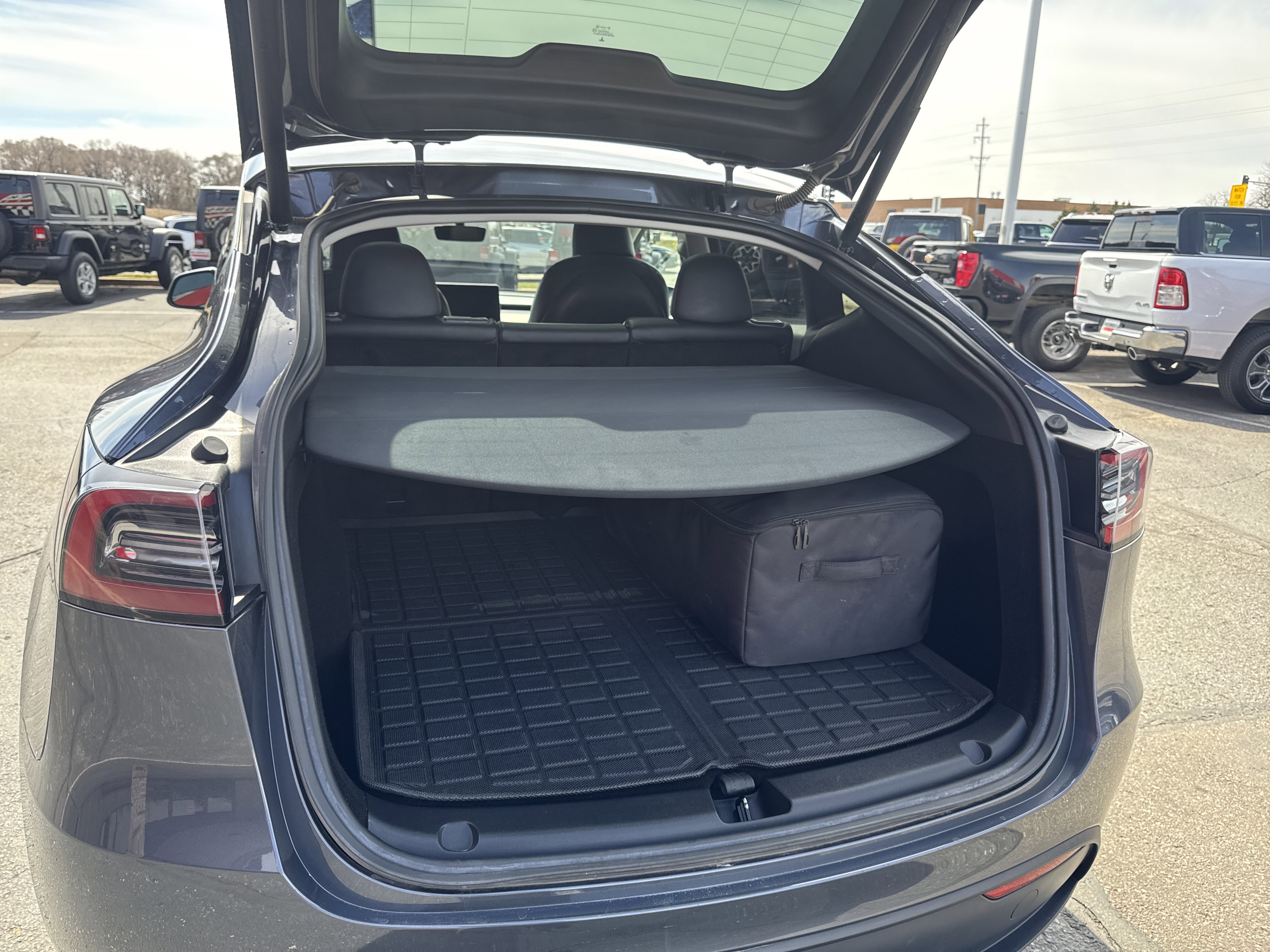 Used 2023 Tesla Model Y Long Range image 26