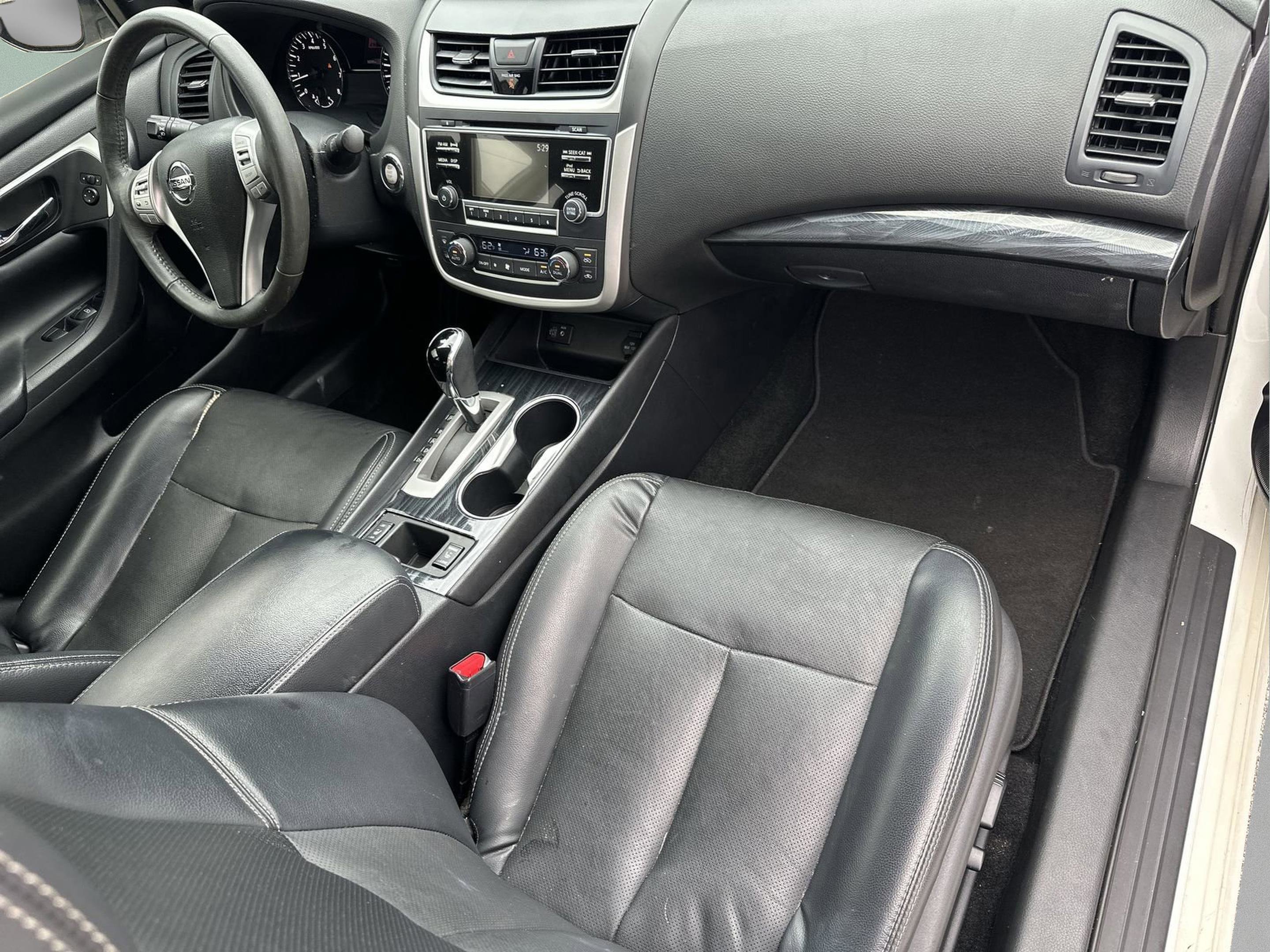 Used 2017 Nissan Altima 2.5 SL w/ Moonroof Package image 19