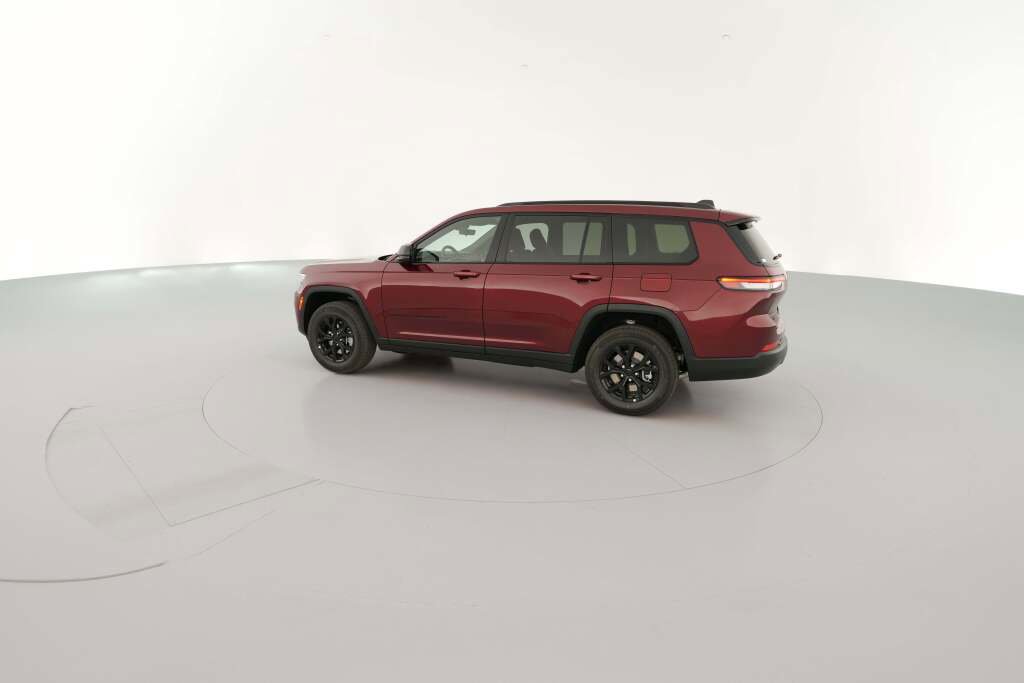 New 2025 Jeep Grand Cherokee L Laredo image 7