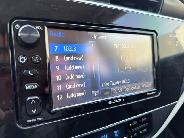 Used 2016 Scion iM image 25