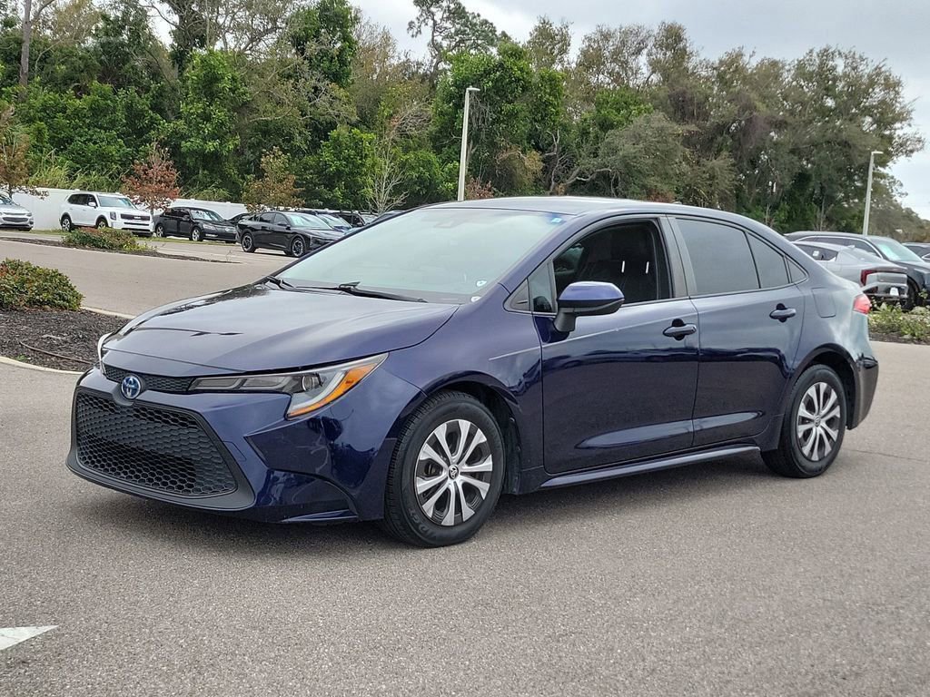 Certified 2022 Toyota Corolla LE image 2