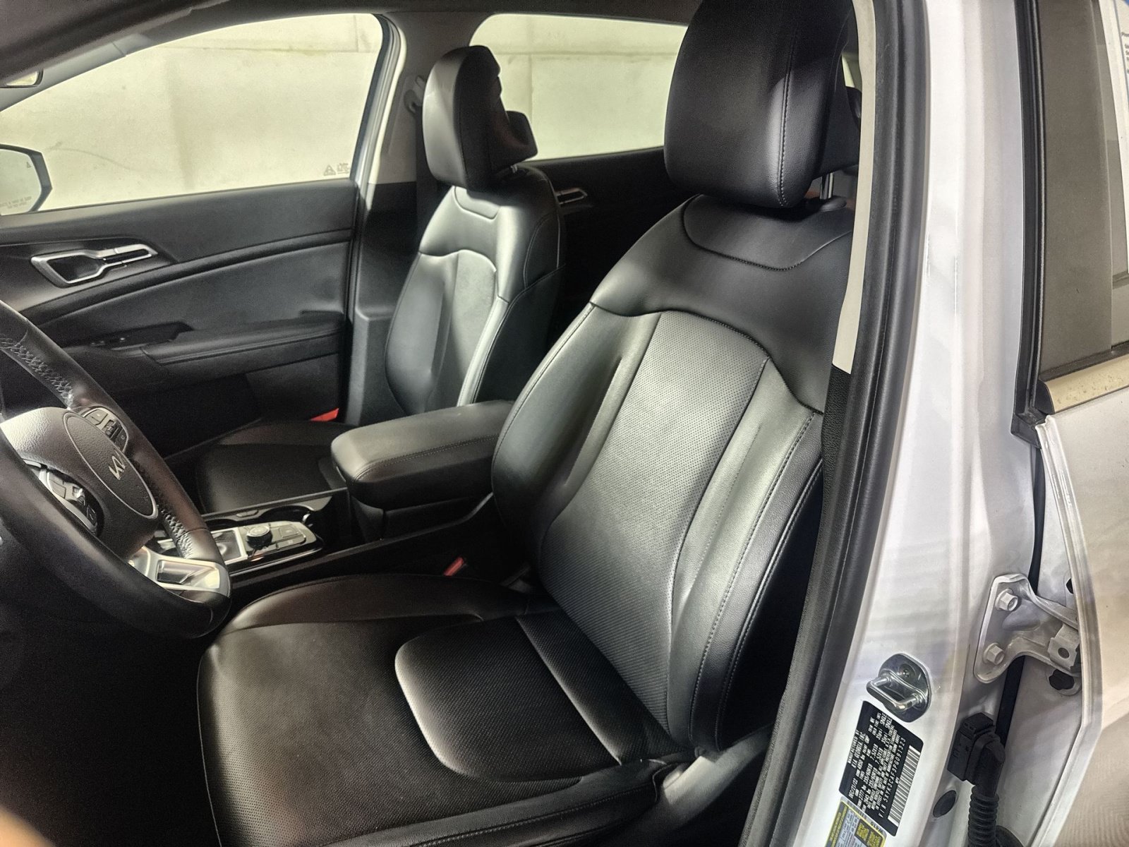 Used 2023 Kia Sportage EX AWD/4WD image 13